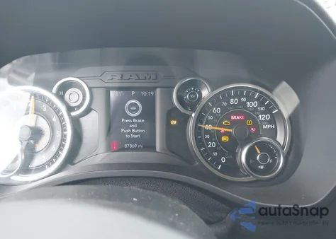 2019 Ram 1500 Tradesman 4X4 6'4 Box z USA, uszkodzony, nr VIN 1C6SRFCTXKN546373